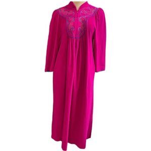 Vintage Vanity Fair Bright Fushia Embroidered Fleece House Coat Maxi Robe Small